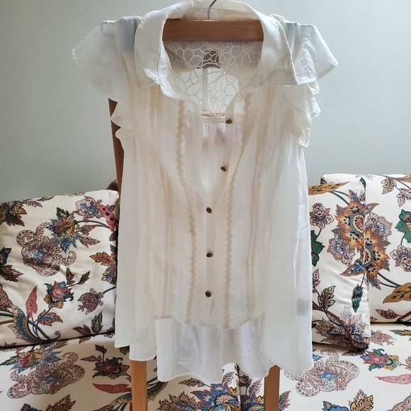 Ethereal Romantic Sleeveless White Blouse - Picture 6 of 7